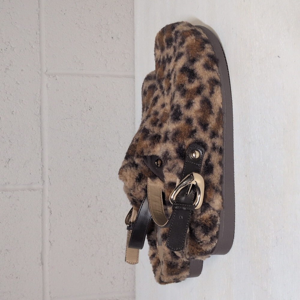 DV Dolce Vita Leopard Print Faux Fur Slingback Clogs Size 9, NWOT - Picture 3 of 6